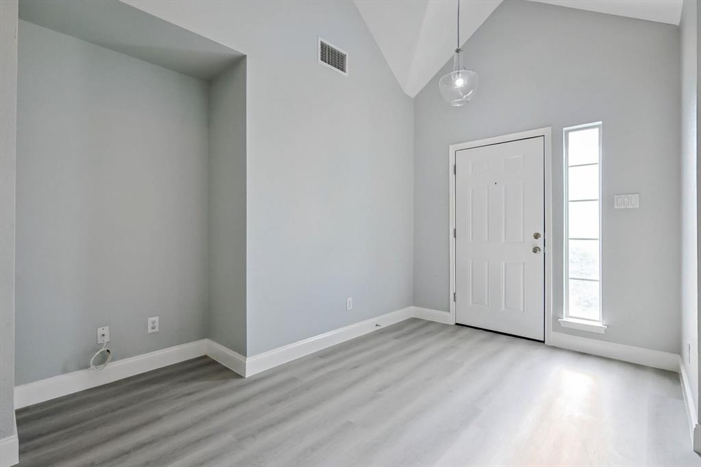 7612 Sunburst Trail