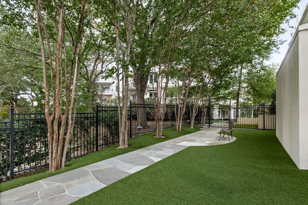 Vendome On Turtle Creek Condo - Residential