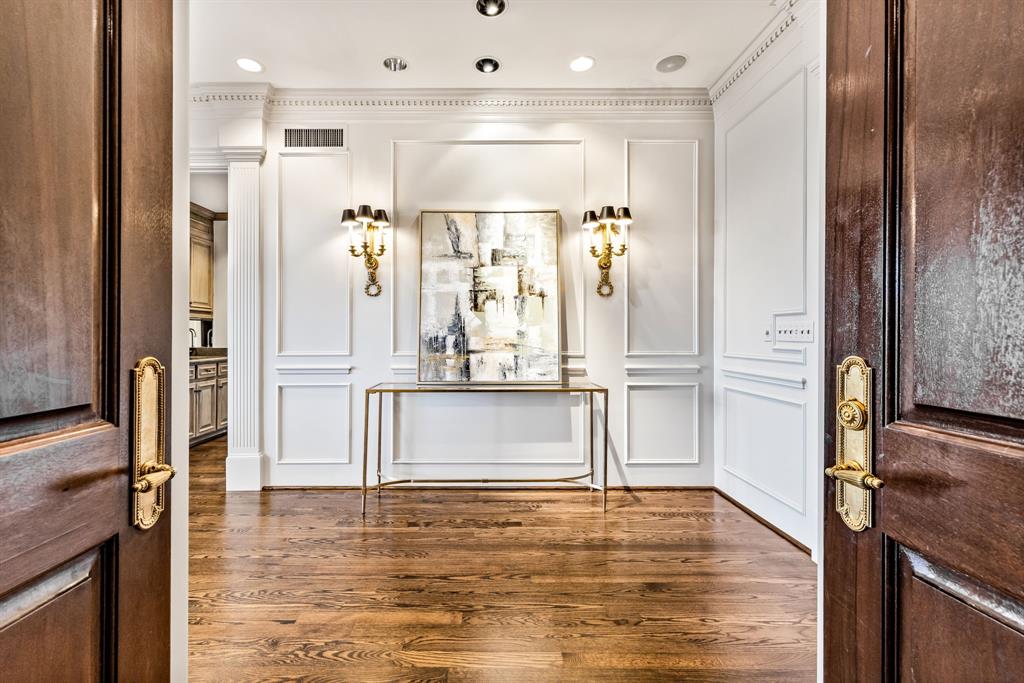 3505 Turtle Creek Boulevard 8B