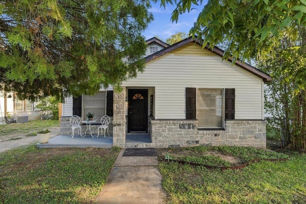 2108 LYLE AVE, WACO, TX 76708 - Image fa3050696ddba41981e2aab29f4e4adb/1153248848