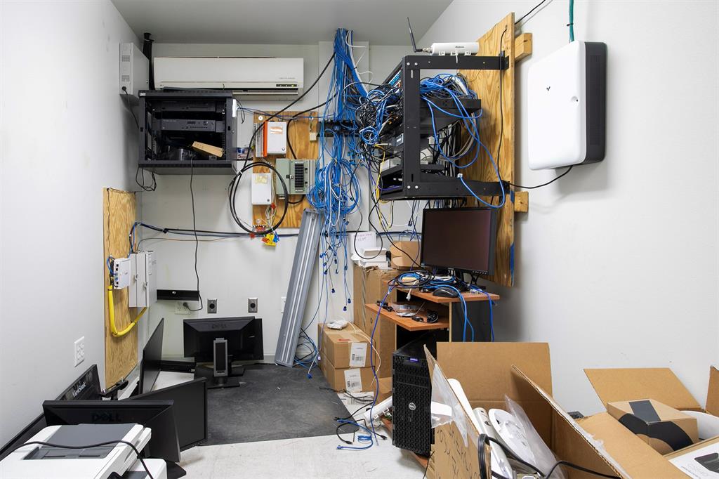 ABST A0396 W GATEWOOD - Commercial Sale