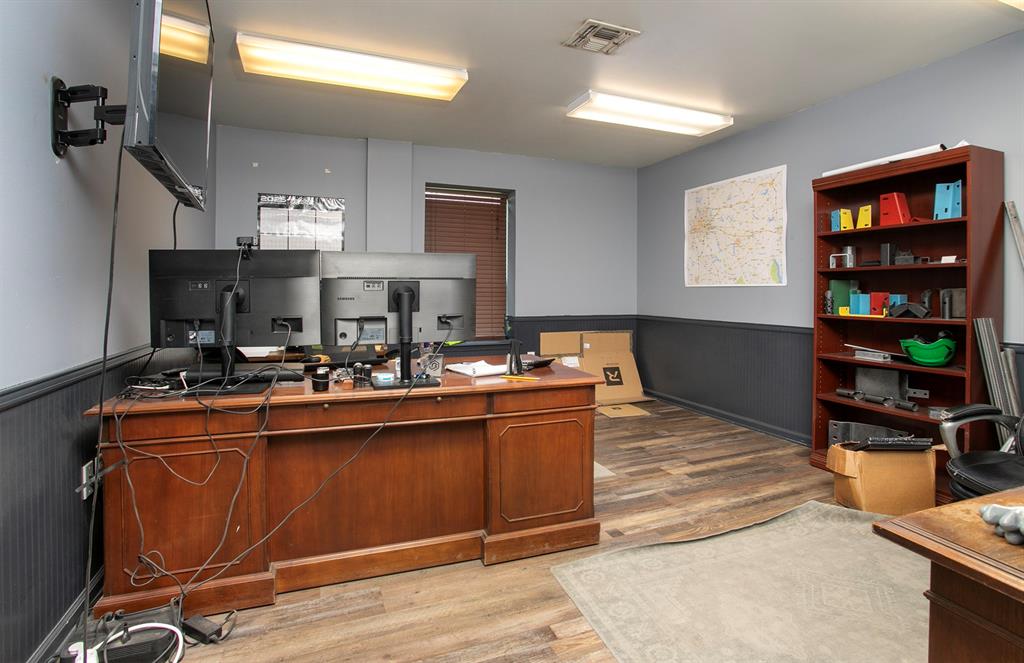 ABST A0396 W GATEWOOD - Commercial Sale