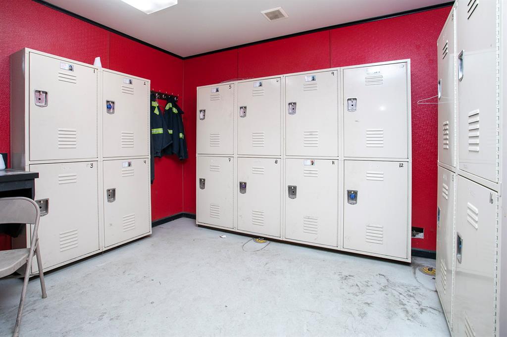 ABST A0396 W GATEWOOD - Commercial Sale