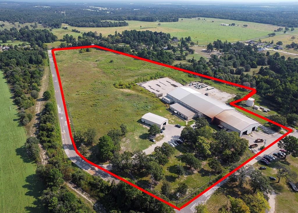 8102 COUNTY ROAD 313 E