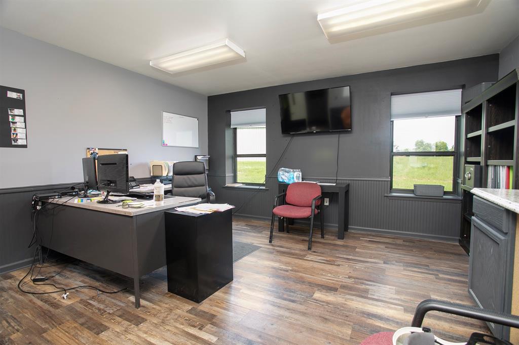 ABST A0396 W GATEWOOD - Commercial Sale