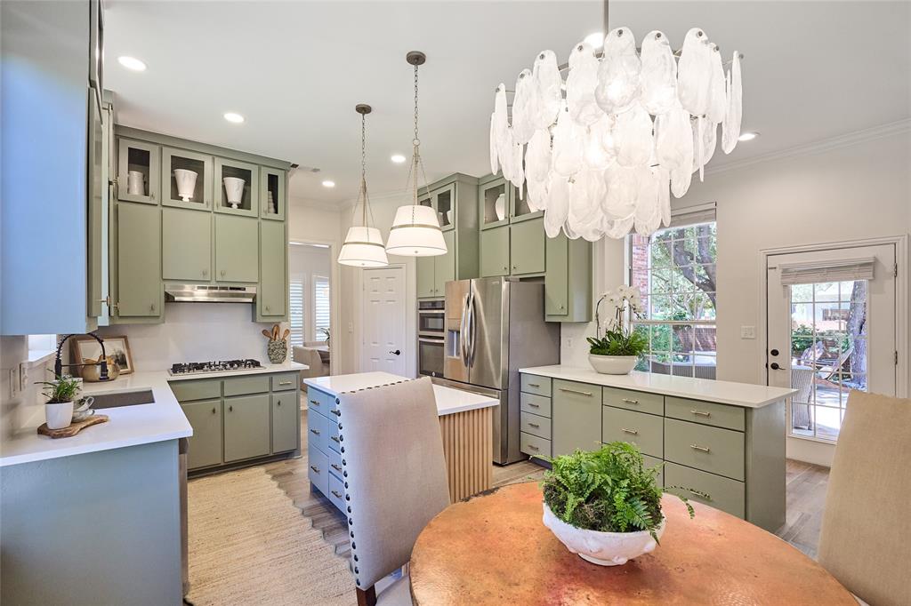 6637 Oakmont Court