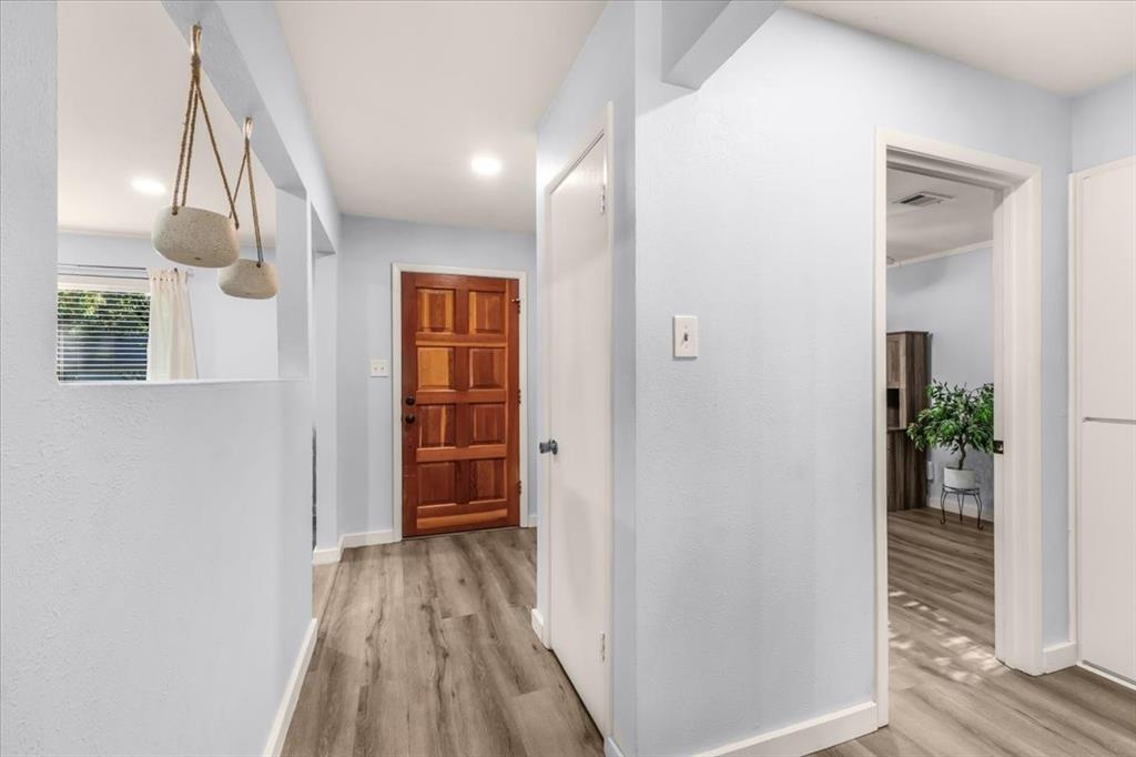728 Kentwood Circle