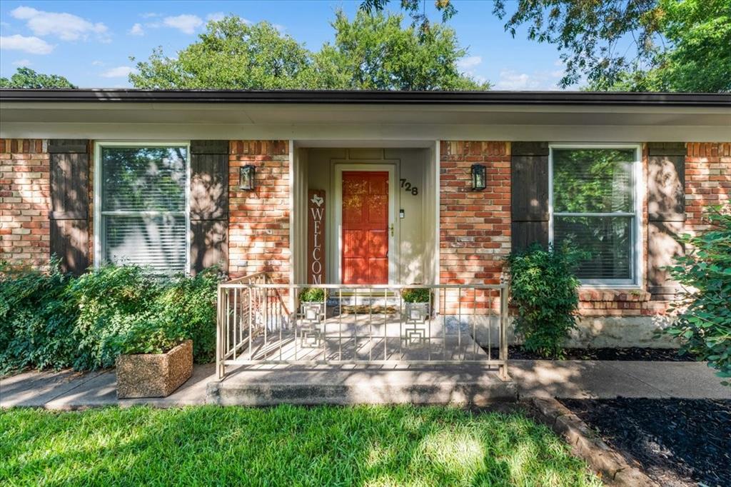 728 Kentwood Circle