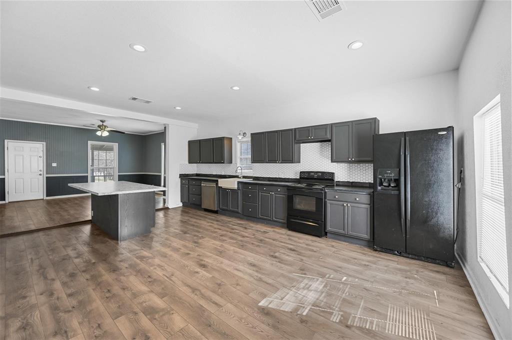 100 W Munson Street