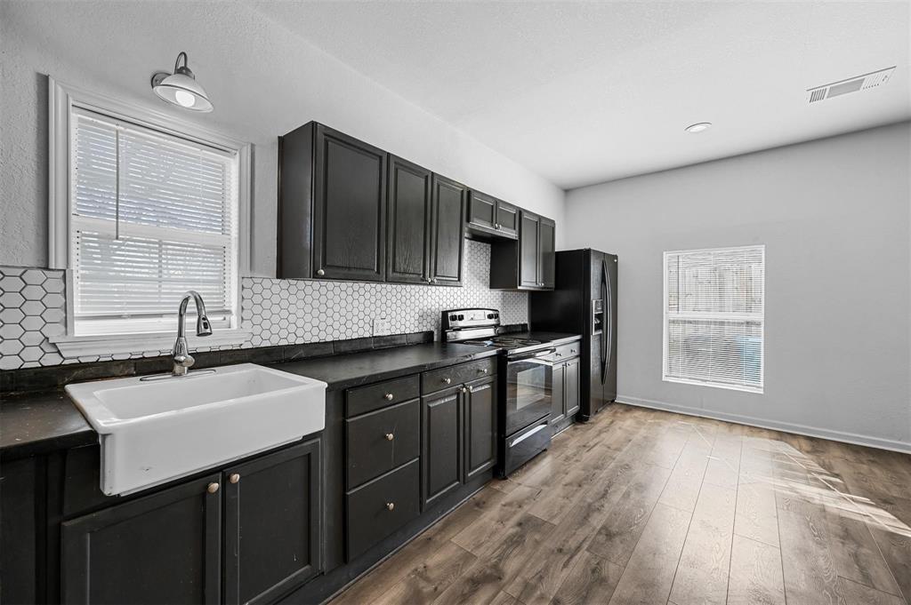 100 W Munson Street