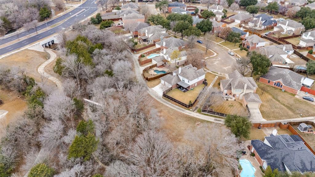 8605 Crested Cove Court