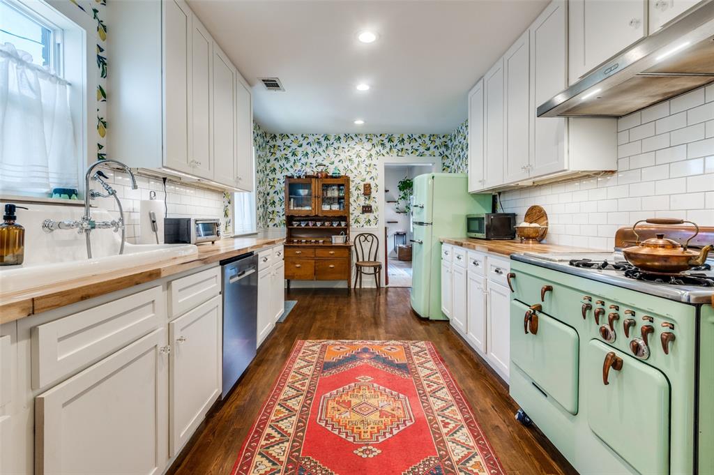 Ravinia Heights - Residential