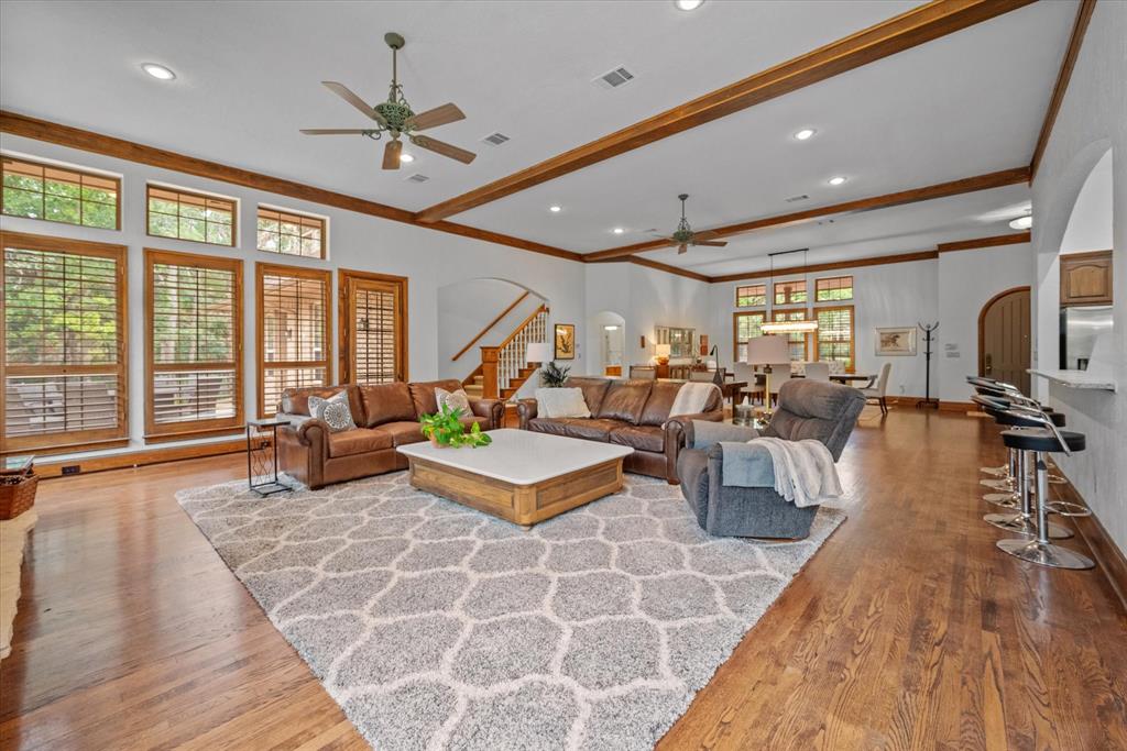 Emerald Sound At Lake Lewisvil - Residential