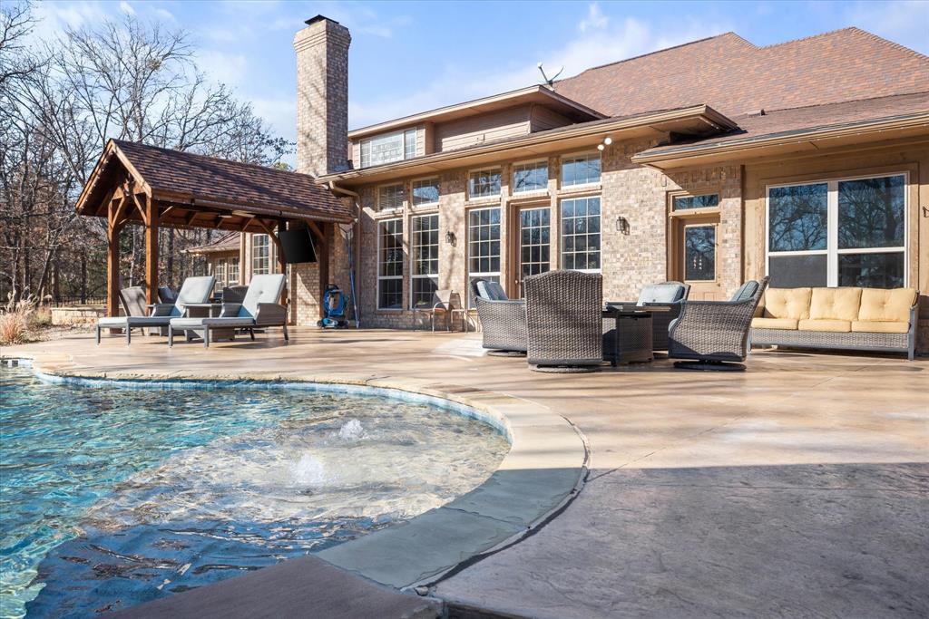 Emerald Sound At Lake Lewisvil - Residential