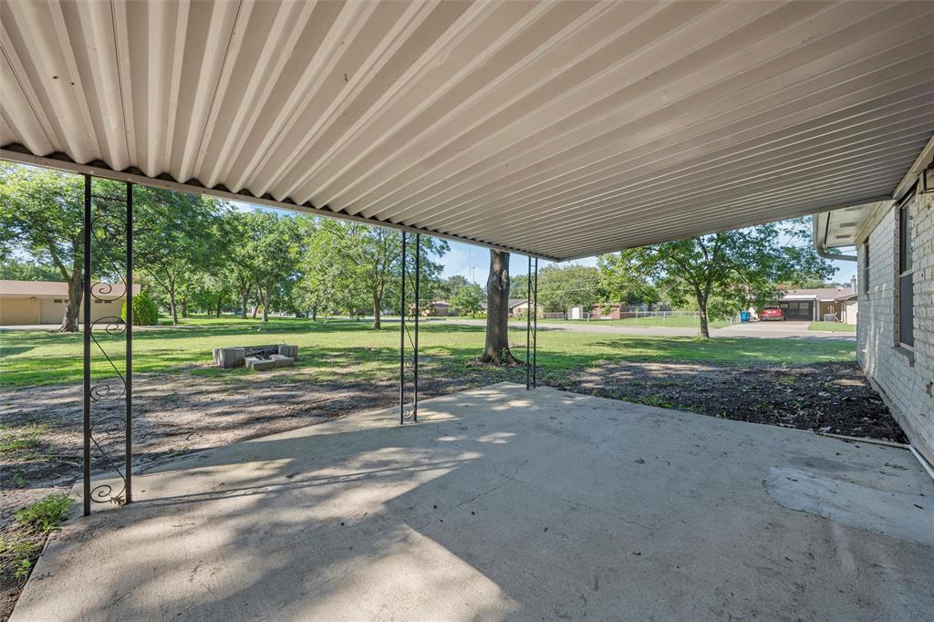 220 Ivy Lane