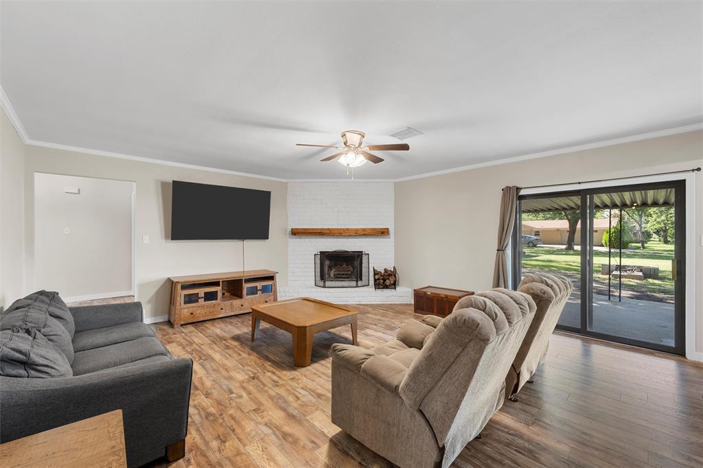 220 Ivy Lane