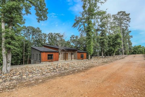 A home in Broken Bow