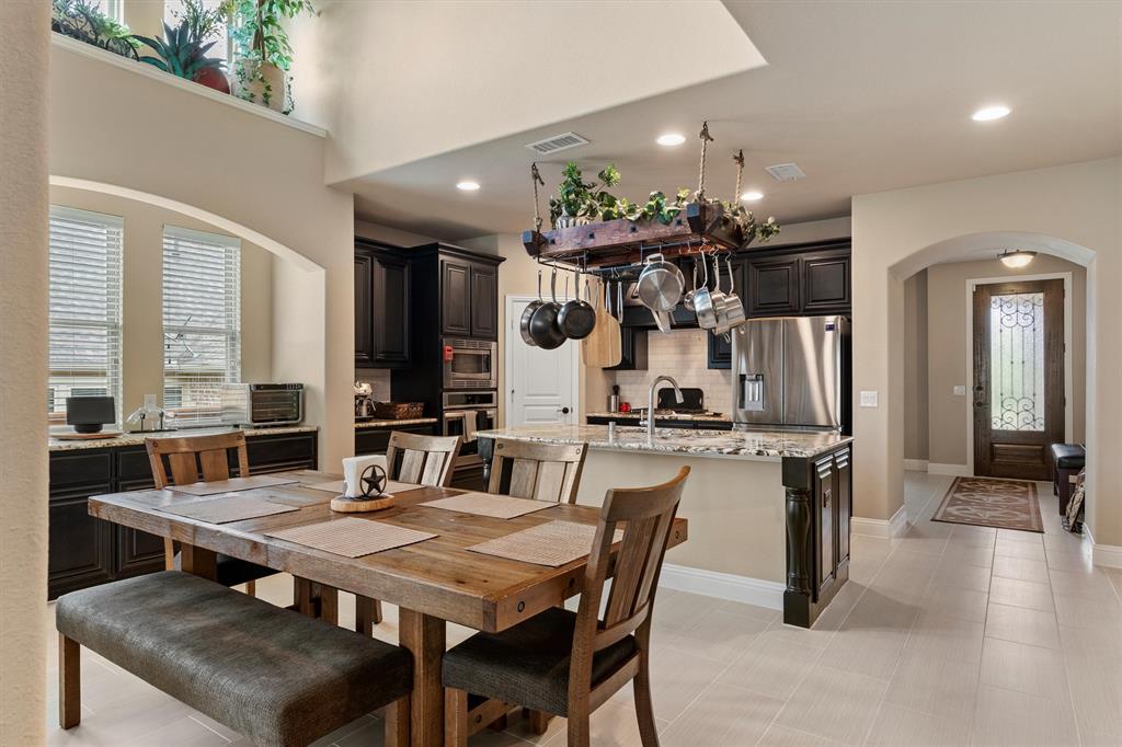 1600 Silvery Canoe Way