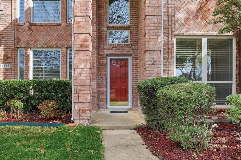 1736 Forest Glen Drive