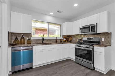Tiny photo for 522 Alameda Avenue, Duncanville, TX 75137 (MLS # 21341315)