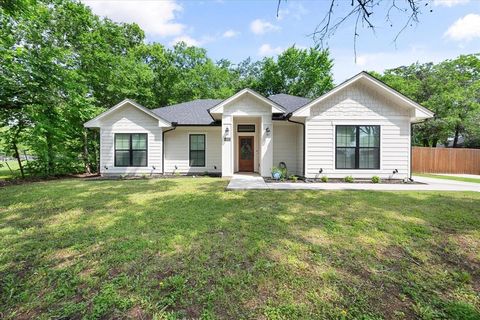 1408 W 13th Avenue Corsicana TX 75110