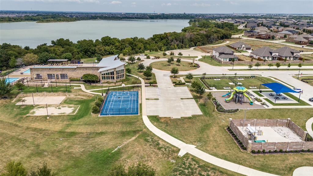 Valencia-Lk Ph 3b - Residential