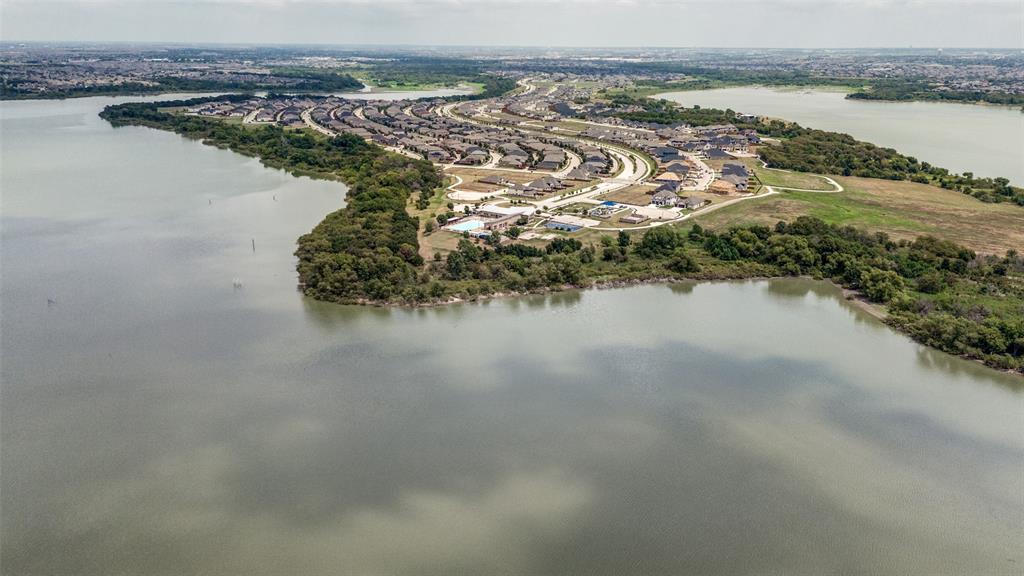 Valencia-Lk Ph 3b - Residential