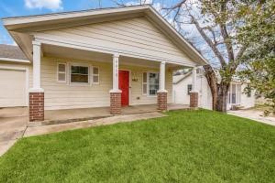 This home has 4 bed 2 bath single story with covered front porch for leomade at the end of the day This home is located minutes from major highways. Home has open concept layout that features eat in kitchen with breakfast bar. The living room and hallway have new laminate flooring. Roof,HVAC and water heater replaced 2017. The huge backyard has a concrete platform barbeque gatherings. The huge private backyard to kids or family time. Please kindly submit all offer with preapproval letter. Any questions can be directed to listing agent. Seller has survey. 

Buyer(s) and Buyer's agent to verify all information including zoning, schools, square footage, dimensions, etc.
Listing agent is related to sponsoring Broker