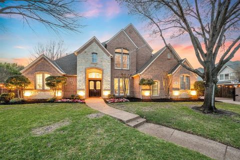 Photo of 712 Manchester Court, Southlake, TX 76092 (MLS # 21212780)