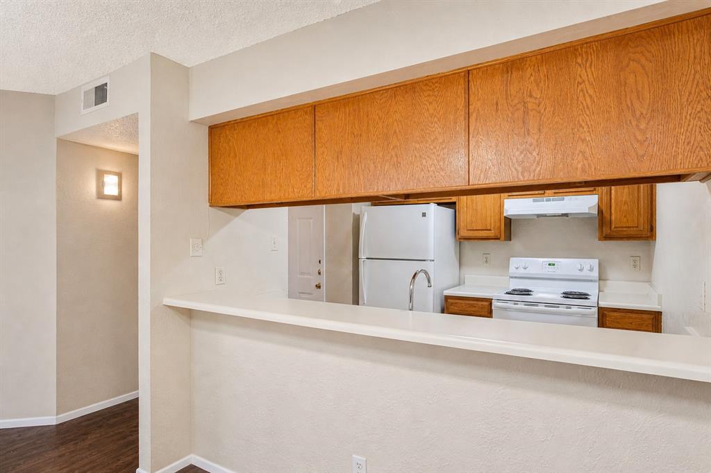 Cambridge Condos Ph 01 03 - Residential