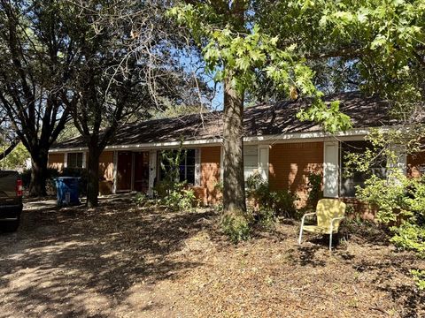 Photo of 609 S Files Street, Itasca, TX 76055 (MLS # 21094067)
