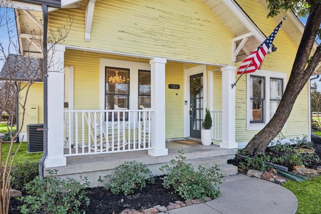 Photo of 704 Williams Street, Rockwall, TX 75087 (MLS # 21250494)