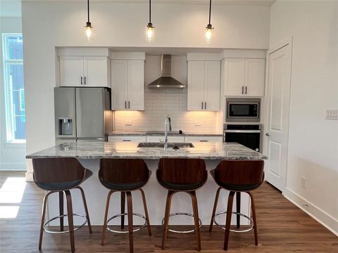 13325 Bee Street 201 Farmers Branch TX 75234