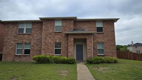 Photo of 2801 Kerrville Drive, Mesquite, TX 75181 (MLS # 21239199)