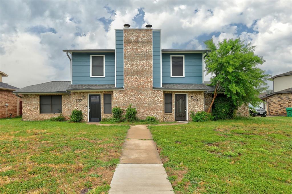 707 & 711 Wolftrap Drive