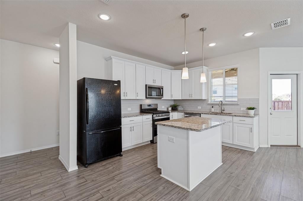 713 Feldspar Way