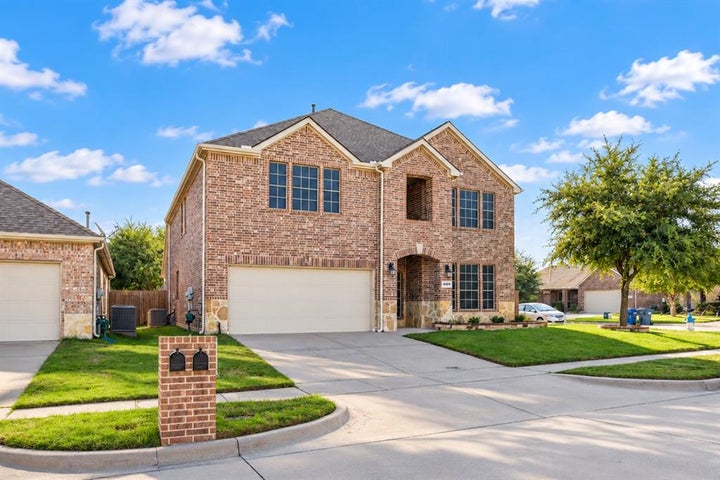 Photo 1 of 38 — 329 Noel Drive, McKinney, TX 75072