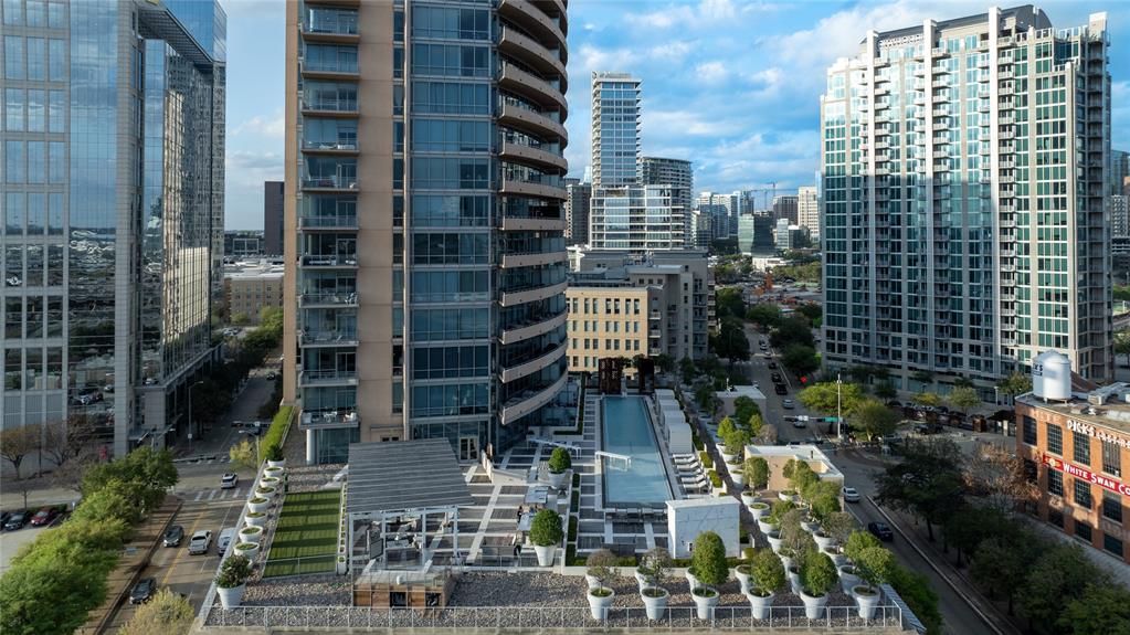 THE HOUSE CONDOS - Residential