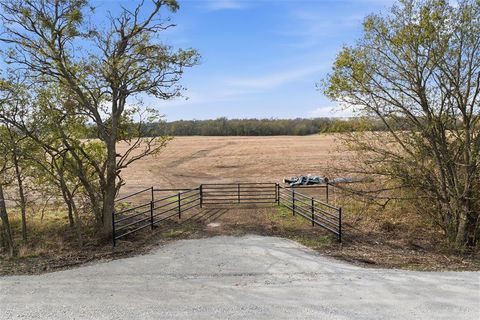 Tract 2, TBD County Road 3204 Abbott TX 76621