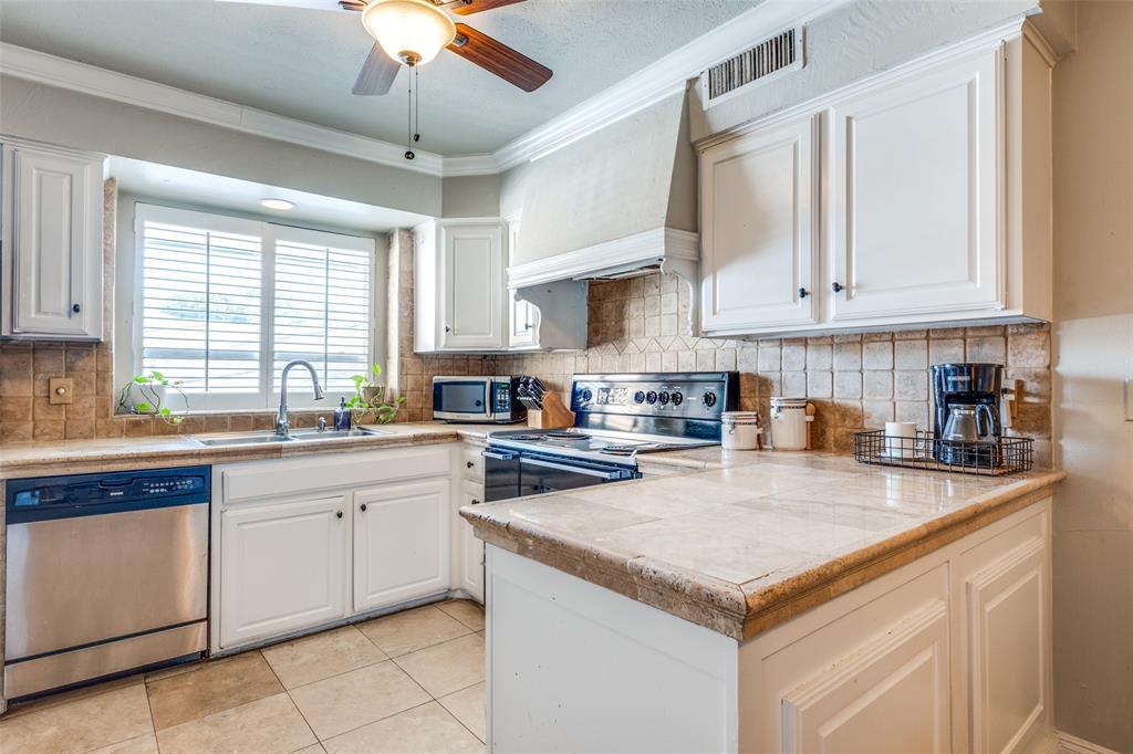 Diamond Head Condos - Residential Lease