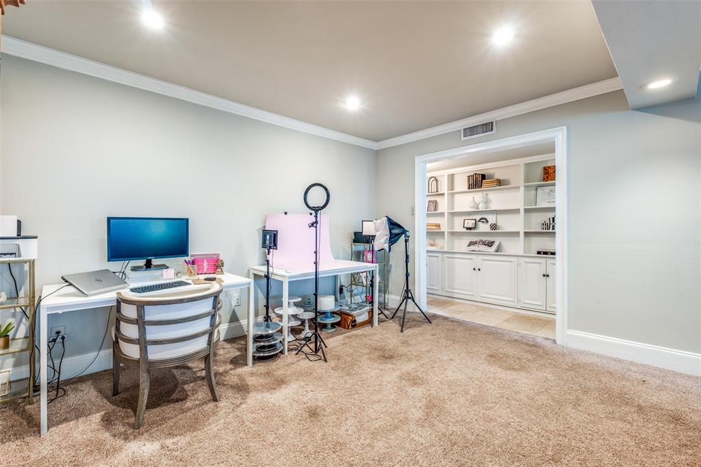 Diamond Head Condos - Residential Lease