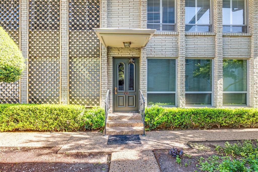 Diamond Head Condos - Residential Lease