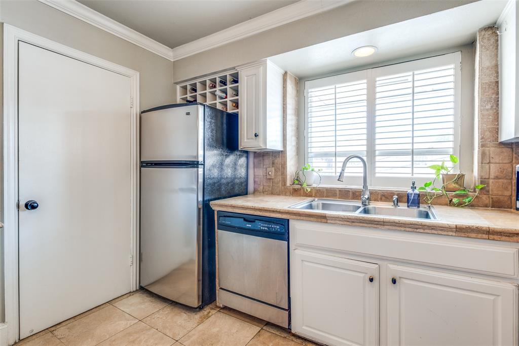 Diamond Head Condos - Residential Lease