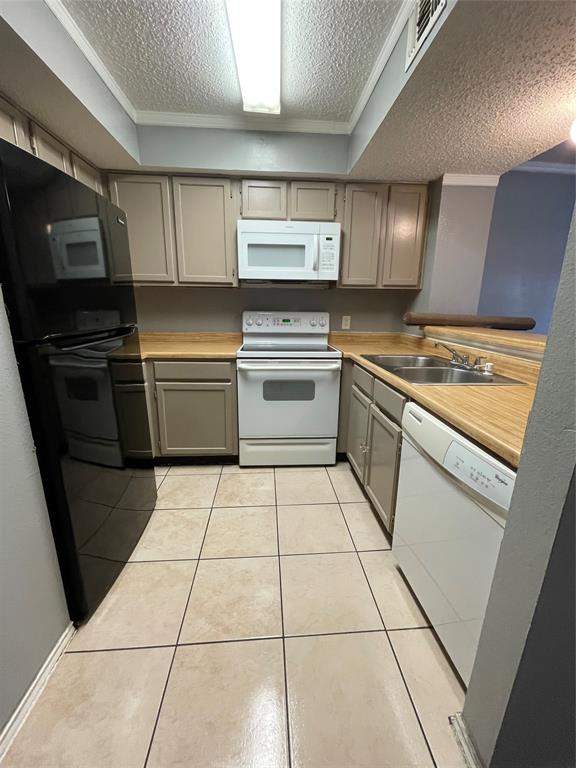 9829 Walnut Street O102