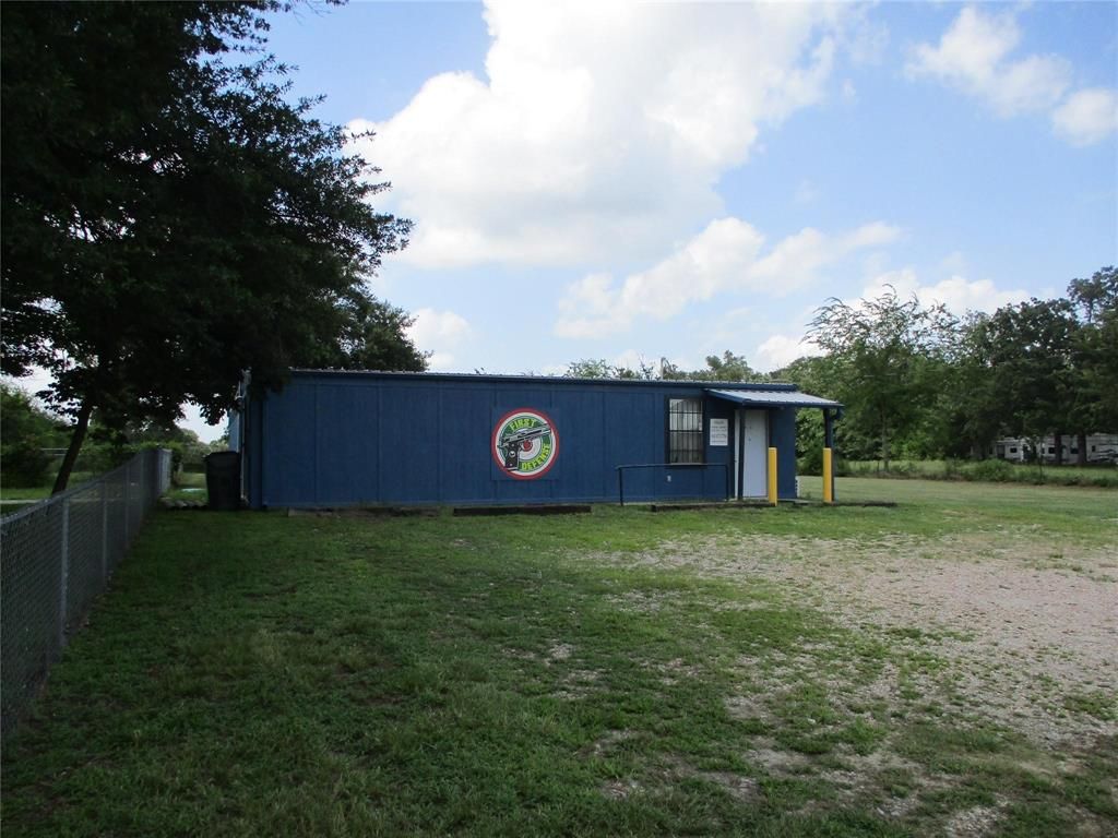Photo of 4387 FM515, Emory, TX 75440 (MLS # 21251587)
