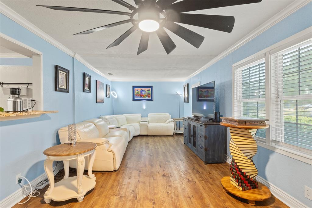 102 NE Murphy Road
