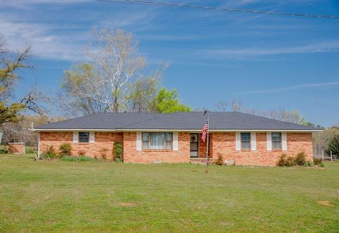 A home in Lindale