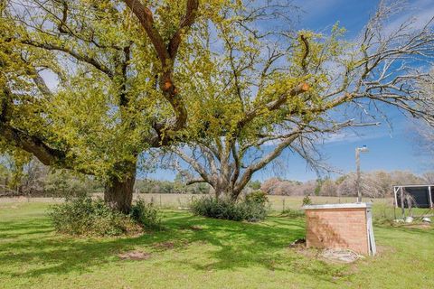 A home in Lindale