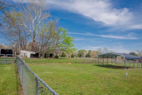 A home in Lindale