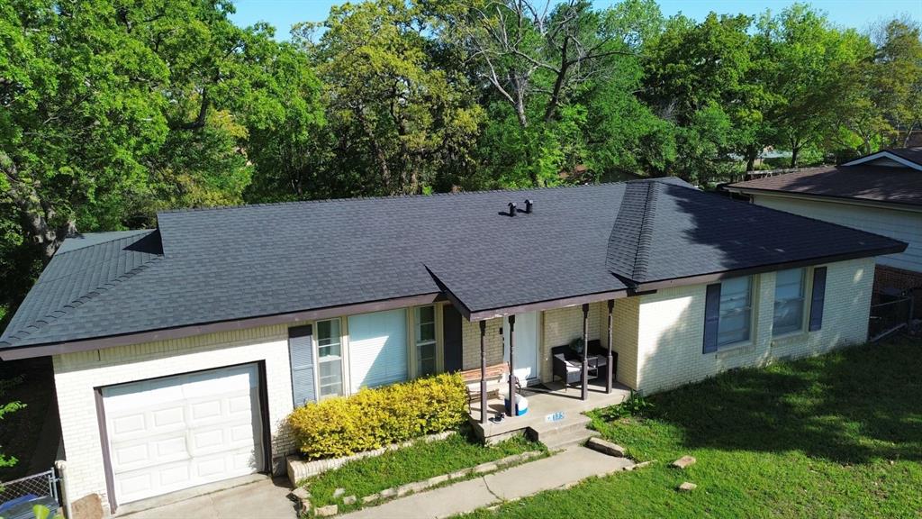 135 Oak Drive E